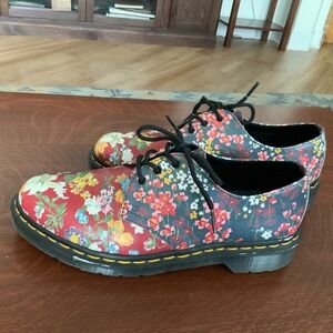 Women’s Doc Martens Mary Jane Floral Size 9